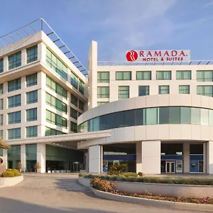 Ramada & By Wyndham Izmir Отель